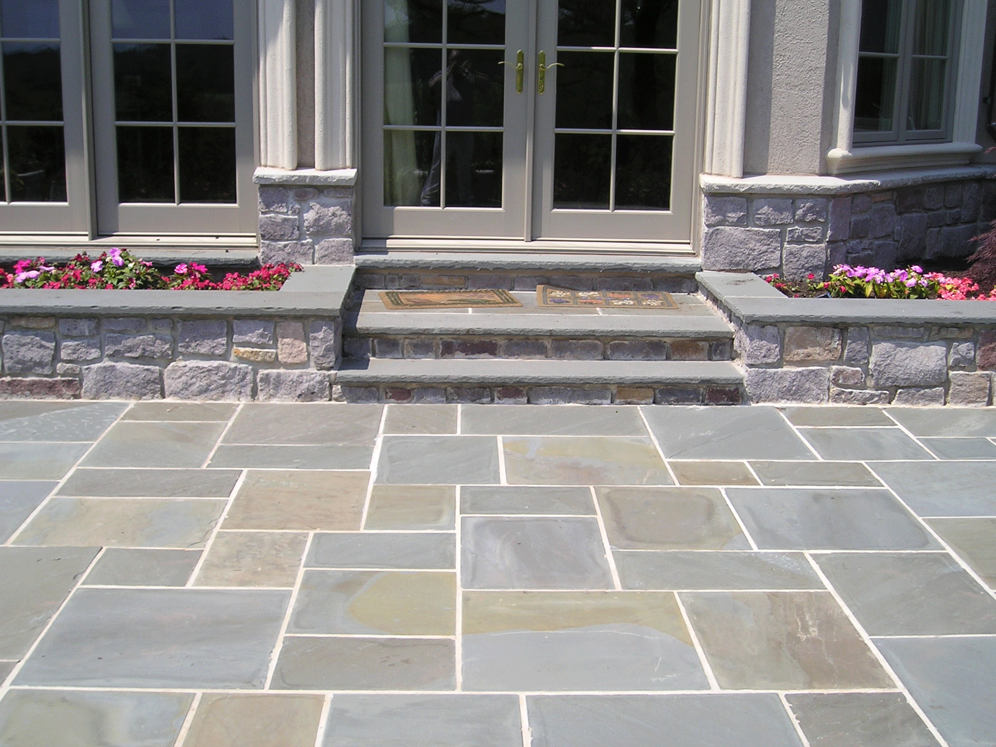 Pennsylvania bluestone, sizes range from 12"x12"-36"x36 ...